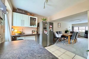 Kitchen / Dining- click for photo gallery